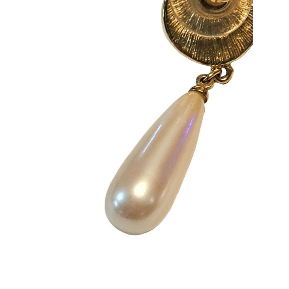 Monet Gold Tone Faux Pearl Drop Earrings Vintage - Picture 8 of 9